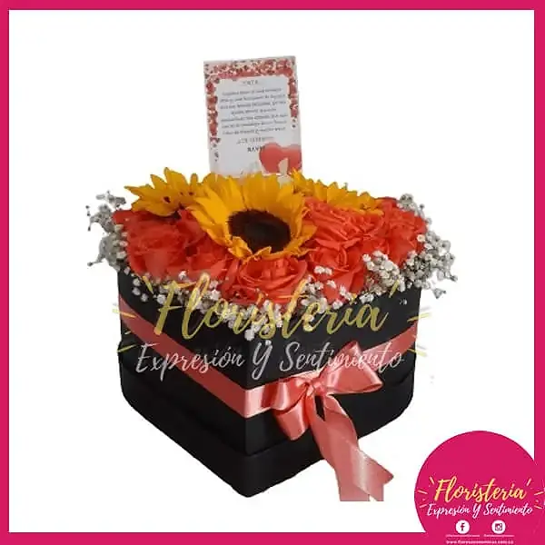 Caja03.jpg Caja de Corazón Girasoles y Rosas - Imagen 1