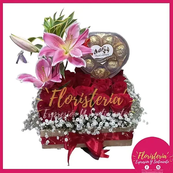 Flores-new-marzo1-3.jpg Caja Floral con Chocolates Corazon - Imagen 1