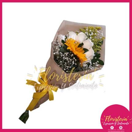 Semi Bouquet Rosas Blancas