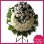 Arreglo Corona Rosa Blanca