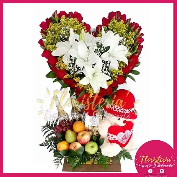 floristeria-expresion-47.jpg Arreglo Corazón con Peluche, Frutas, Chocolates Ferrero, 2 Cervezas Corona - Imagen 1
