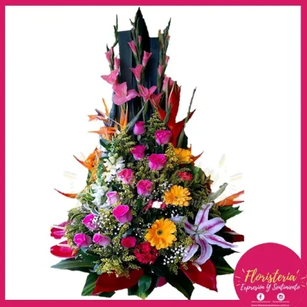 Ramo Tradicional en Rosas y Flores #18