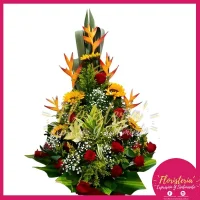 Ramo Tradicional Mediano en Rosas y Girasoles #12